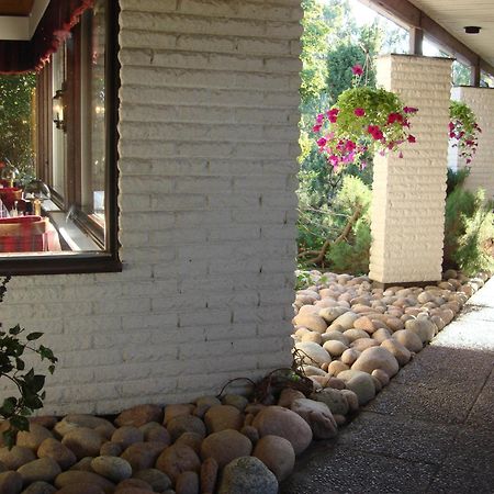 Eckeroe Hotell & Restaurang Buitenkant foto