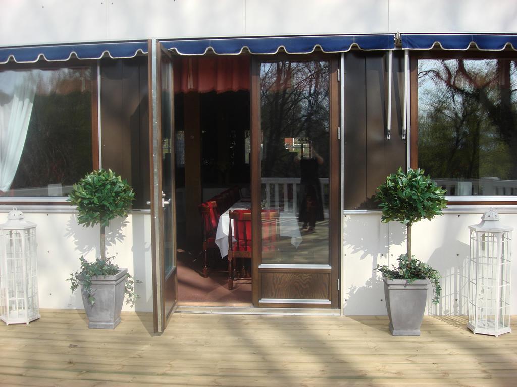 Eckeroe Hotell & Restaurang Buitenkant foto