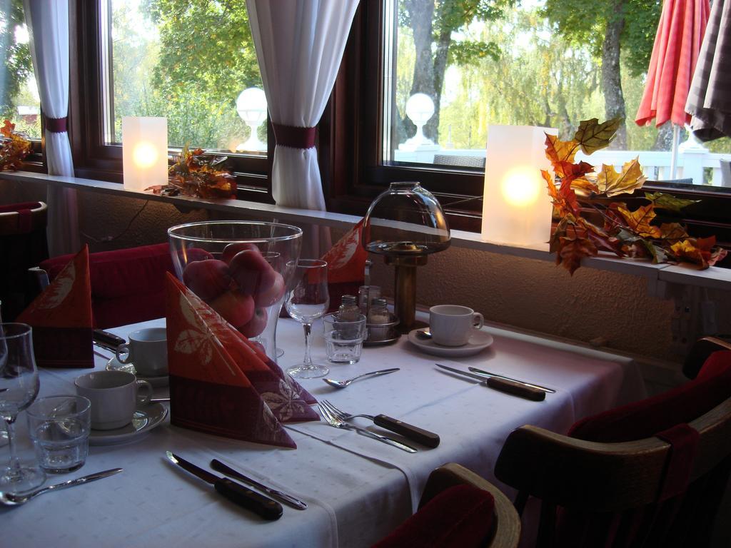 Eckeroe Hotell & Restaurang Buitenkant foto