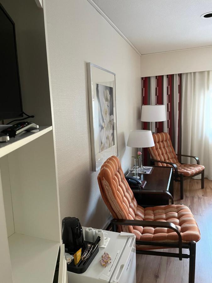 Eckeroe Hotell & Restaurang Buitenkant foto
