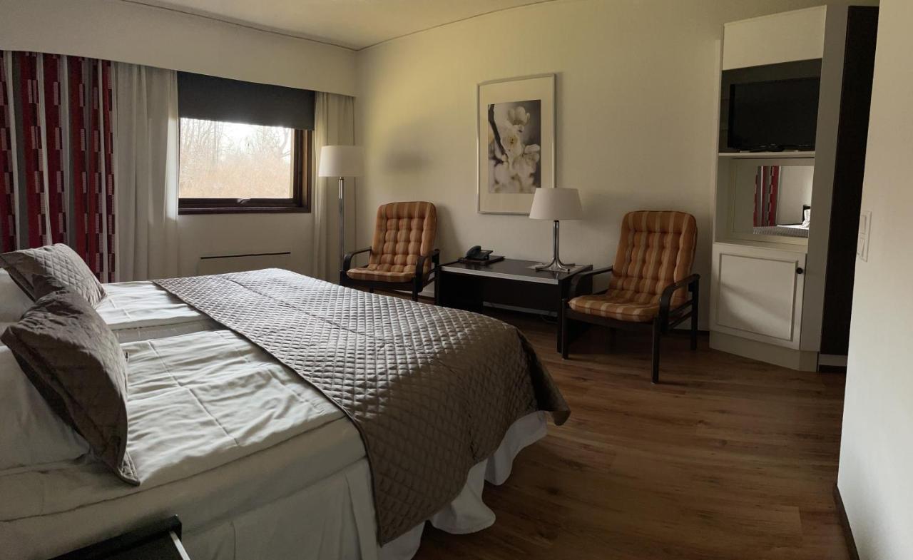 Eckeroe Hotell & Restaurang Buitenkant foto