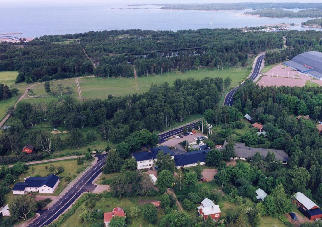 Eckeroe Hotell & Restaurang Buitenkant foto