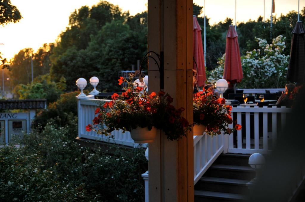 Eckeroe Hotell & Restaurang Buitenkant foto